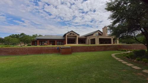 House 2897-ref-1770 for Sale in Roodeplaat Dam, Roodeplaat in Mamelodi - Image 1