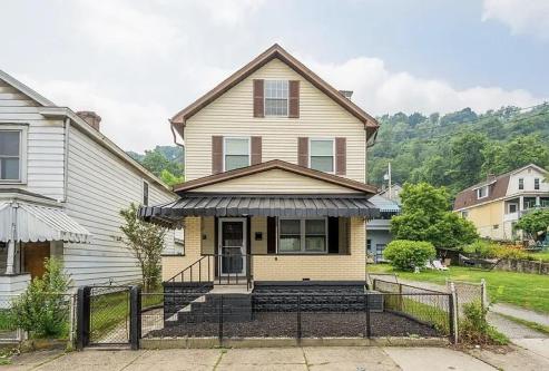 House for Rent in Mc Kees Rocks, Pennsylvania, Ref# 202103282 in Pittsburgh - Image 1