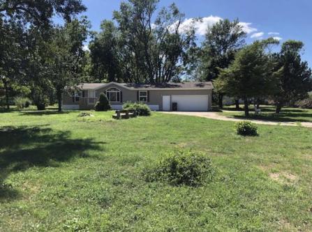 House for Rent in Perry, Iowa, Ref# 202010030 in Des Moines - Image 1