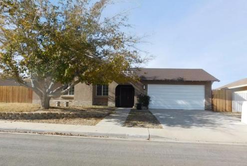 House for Rent in Ridgecrest, California, Ref# 202052001 in Lancaster - Image 1