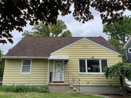 House for Rent in Rutherford, New Jersey, Ref# 202092469 in Passaic - Image 1