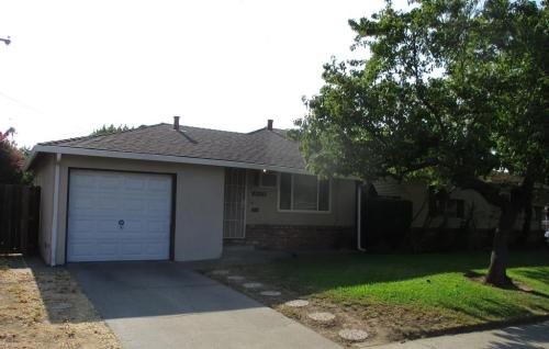 House for Rent in Sacramento, California, Ref# 202003307 in Elk Grove - Image 1