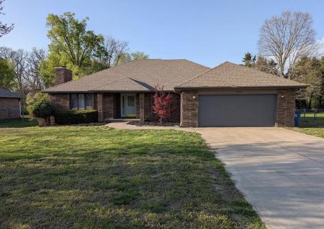 House for Rent in Springfield, Missouri, Ref# 202083144 in Eugene - Image 1