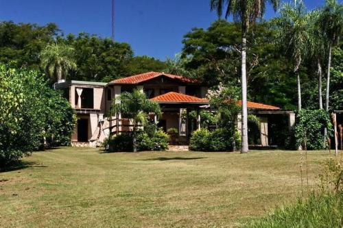 House for Sale in Ypacarai, Central, Ref# 793631 en Ypacaraí - Imagen 1