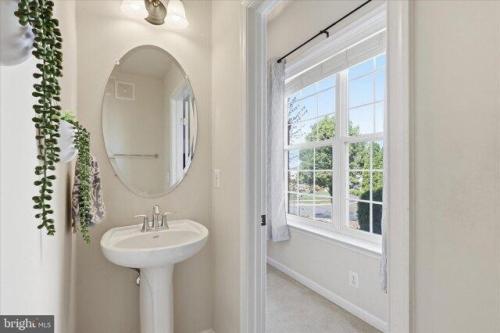 Houseman Ter, Ashburn, Home For Rent in Reston - Image 1