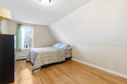Huntington Rd, Plymouth, Home For Sale in Fall River - Image 1