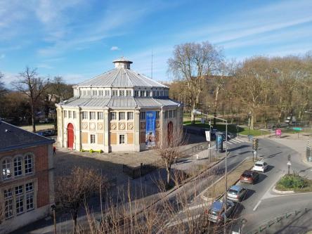 Hyper centre Type 3 avec parking à Reims - Photo 1