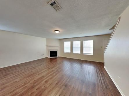 Immediate Move-in in Spring - Image 3