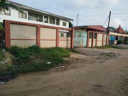 Immeuble à vendre logbaba à Douala - Photo 1
