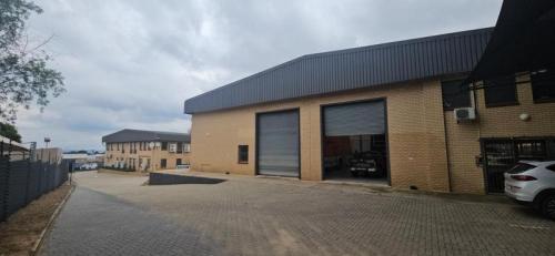 Industrial 2030-ref-17759 for Rent in Randjespark, Midrand in Tembisa - Image 1