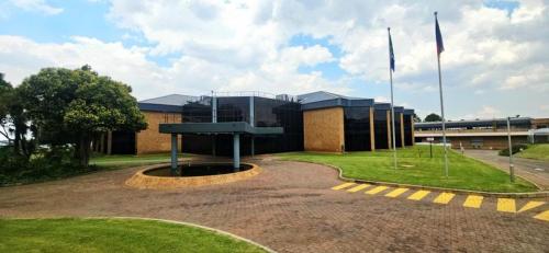Industrial 2030-ref-17802 for Rent in Randjespark, Midrand in Tembisa - Image 1