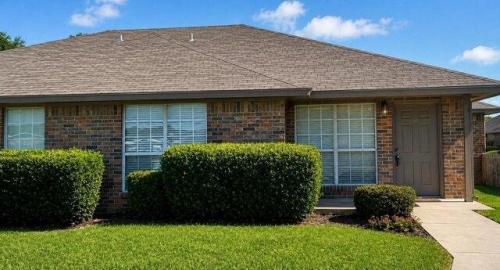 Inglewood St, Denton, Home For Rent in Denton - Image 1