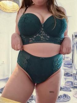 Intelligent Chubby Submissive F 26 in Whakatane - Image 1