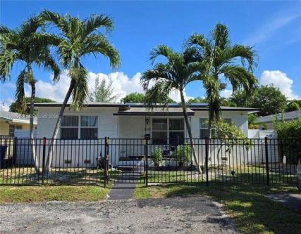 Jackson St, Hollywood, Home For Rent in Hollywood - Image 1