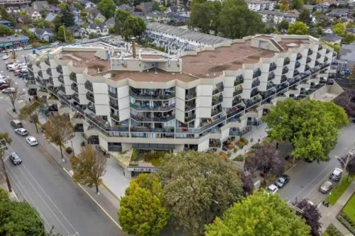 James Bay Square in Victoria - Image 1