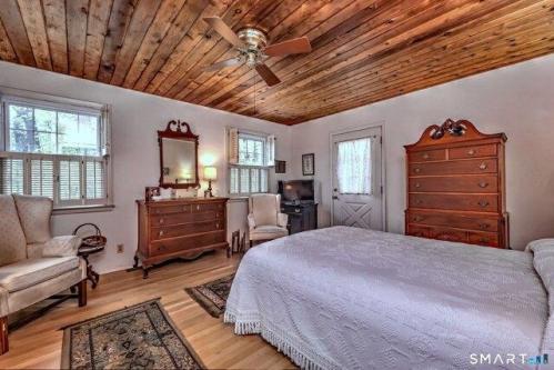 James Farm Rd, Stratford, Home For Sale in Bridgeport - Image 1