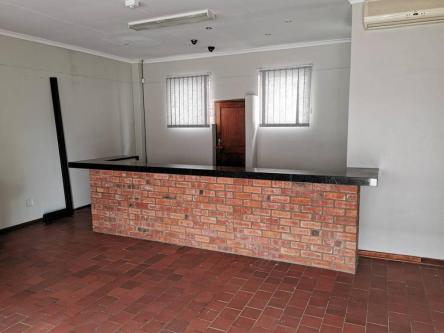 Jeffreys Bay Centrally Situated Business Premises with lots … in Jeffrey's Bay - Image 1
