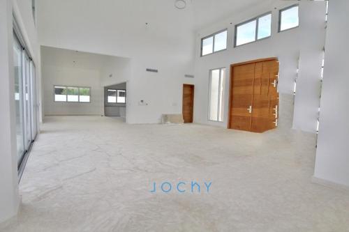 Jochy Real Estate vende, villa en Casa de Campo, La Romana R.D en La Romana - Imagen 2
