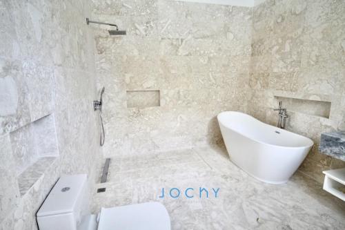 Jochy Real Estate vende, villa en Casa de Campo, La Romana R.D en La Romana - Imagen 11