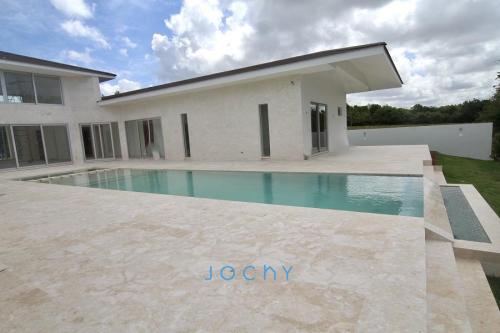 Jochy Real Estate vende, villa en Casa de Campo, La Romana R.D en La Romana - Imagen 14