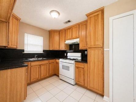 Juliabora St, Houston, Home For Rent in Pasadena - Image 1