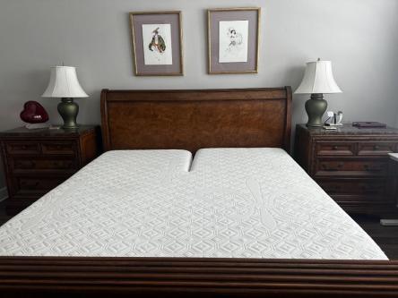KING BEDROOM SET in North Port - Image 2