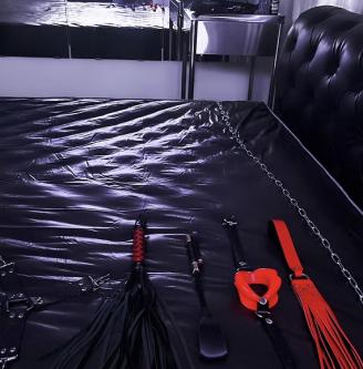 KINKY RICHMOND DUNGEON FETISH SESSIONS in Melbourne - Image 7