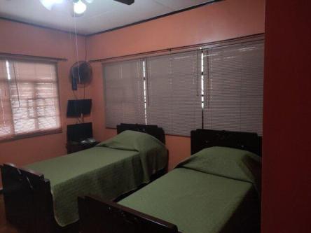 Kapitolyo, Pasig, House For Rent in West Rembo - Image 1