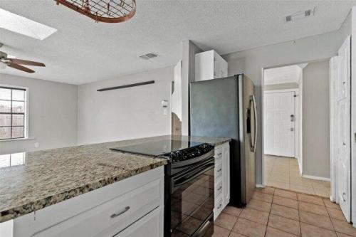 Kelly Elliott Rd, Arlington, Home For Rent in Arlington - Image 1