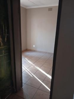 Kempton Park Room Rental in Kimberley - Image 3