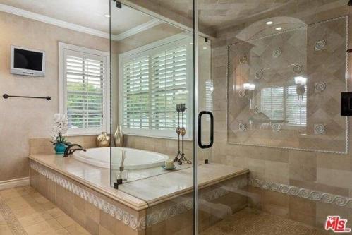 Kirkside Rd, Los Angeles, Home For Rent in Santa Monica - Image 1