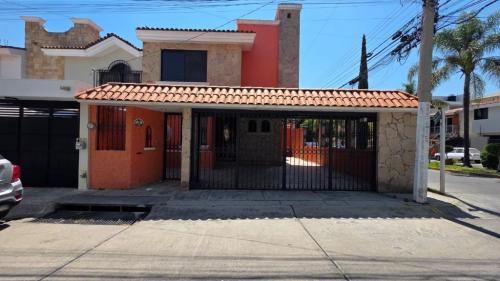 LAS ALAMEDAS PASEOS DEL SOL CASA EN RENTA en San Juan de los Lagos - Imagen 1
