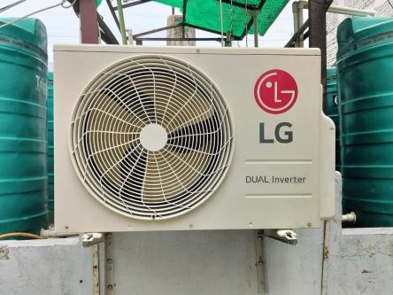 LG Dual Inverter 5 Star Split AC Complete Set in Gautam Budh Nagar - Image 1