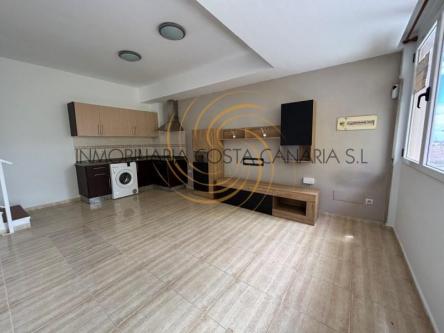LOCAL ACTUALMENTE PISO en San Bartolomé - Imagen 1