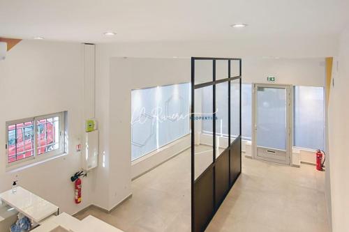 LOCAL COMMERCIAL 107,70M² / CENTRE-VILLE SAINT-RAPHAEL à Saint-Raphaël - Photo 1