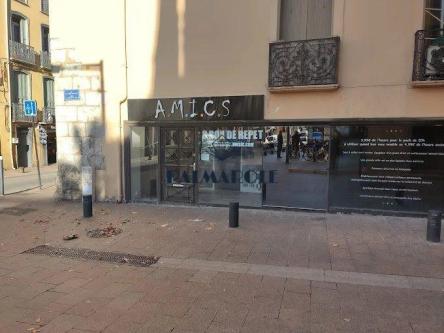 LOCAL COMMERCIAL • PERPIGNAN à Perpignan - Photo 1