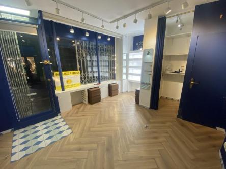 LOCAL COMMERCIAL RUE DES DAMES - EMPLACEMENT IDEAL à Levallois-Perret - Photo 1