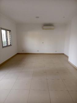 LOCATION APPARTEMENT 4 PIÈCES AVEC PISCINE RIVIERA 3 à Abidjan - Photo 3