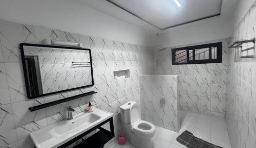 LOCATION MAISON BASSE 4 PIÈCES RIVIERA FAYA à Abidjan - Photo 10
