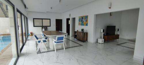 LOCATION VILLA DUPLEX 6P RIVIERA 4 M'BADON à Abidjan - Photo 4