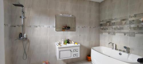 LOCATION VILLA DUPLEX 6P RIVIERA 4 M'BADON à Abidjan - Photo 7