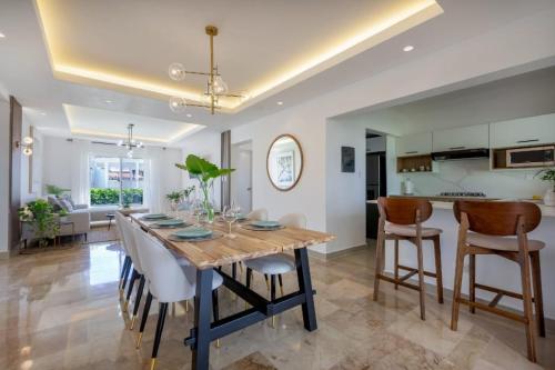 LUJOSOS Y AMPLIOS APARTAMENTOS EN PUNTA CANA en Santo Domingo - Imagen 4