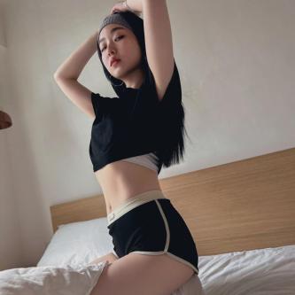 LULUS/Color Matching Edge Very Short Truth Pants Safety 2 … in Singapore - Image 1