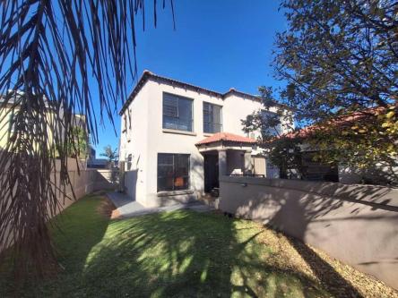 LUXURY, SECURITY AND STYLE IN DISTINGUISHED BASSONIA ROCK ESTATE in Alberton - Image 1