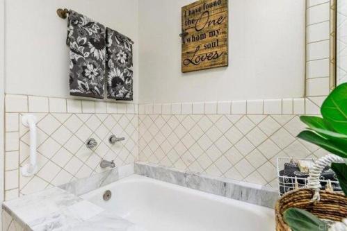 Las Palomas, Rancho Santa Fe, Home For Rent in Escondido - Image 1