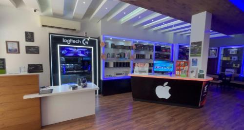 Legendary Game Store - Computer store in Kadavanthra, Kochi in Vyttila - Image 6