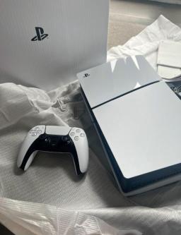 Like-New PS5 for Sale! In in Atlanta - Image 3