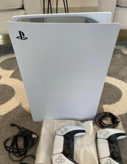 Like-New PS5 for Sale! In in Atlanta - Image 7