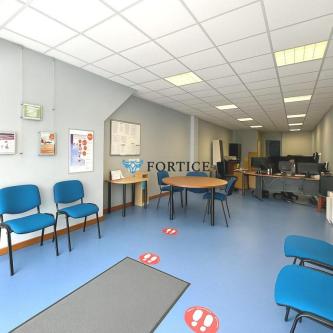 Local Hyper Centre à Lens - Photo 1