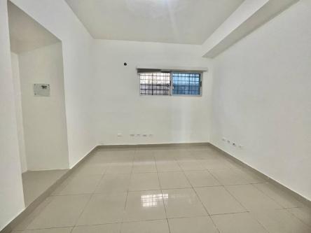 Local comercial en Alquiler en excelente plaza comercial Gazcue en Los Minas - Imagen 4